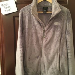 Large Gray Fleece North Face Women’s Zip-Up